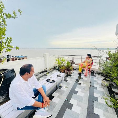 River View Paying Guest House Varanasi Bagian luar foto