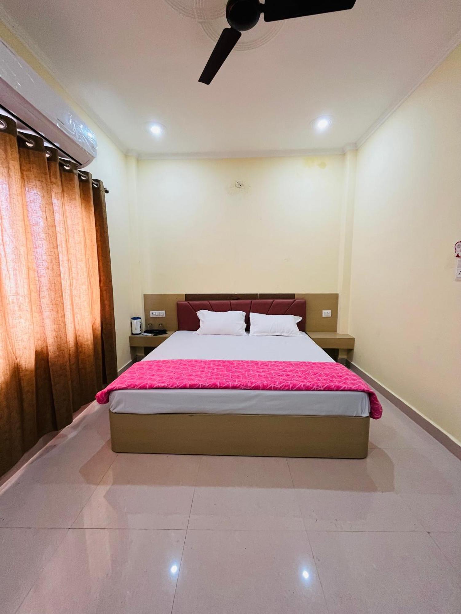 River View Paying Guest House Varanasi Bagian luar foto