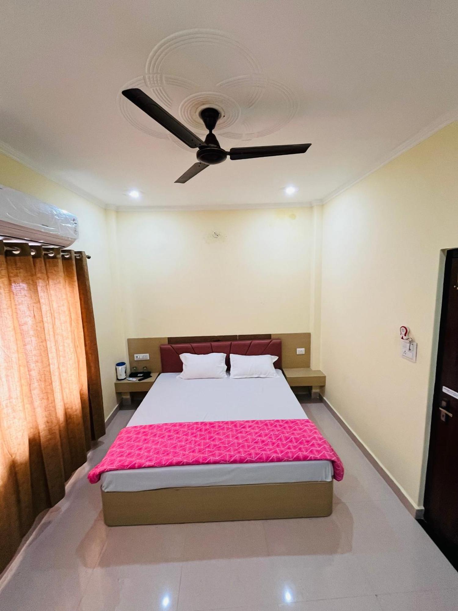 River View Paying Guest House Varanasi Bagian luar foto