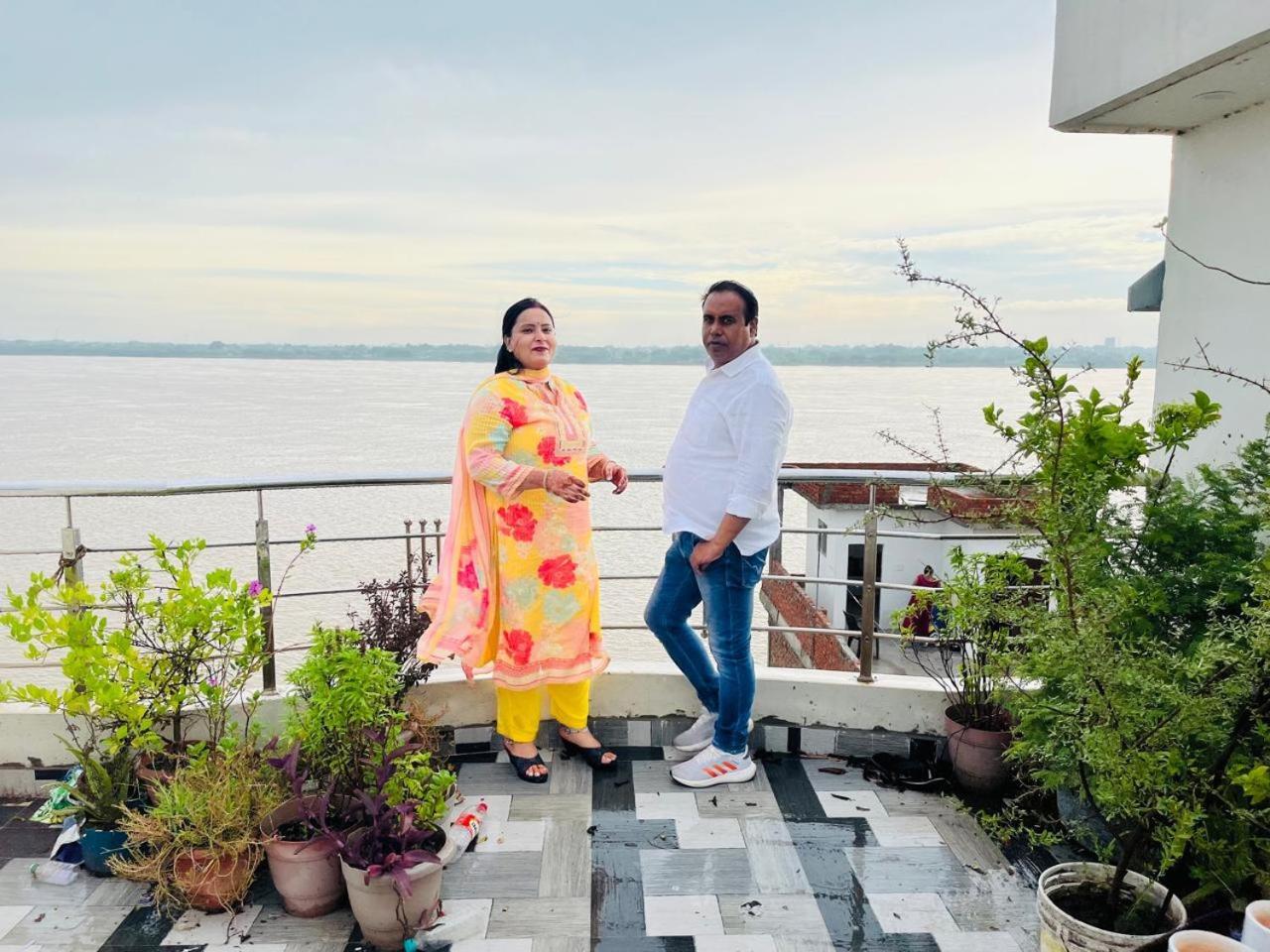 River View Paying Guest House Varanasi Bagian luar foto