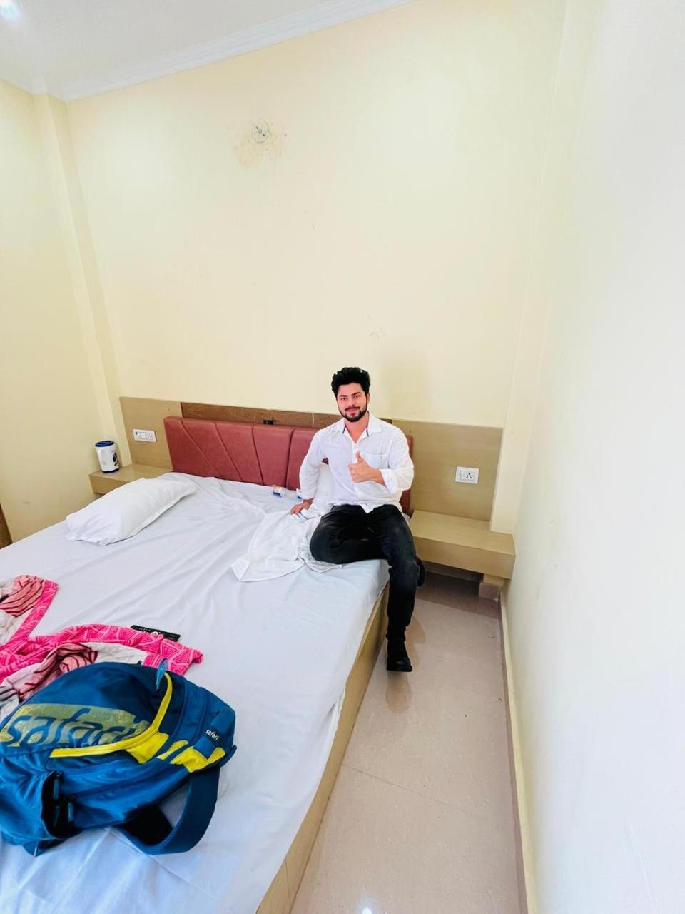 River View Paying Guest House Varanasi Bagian luar foto