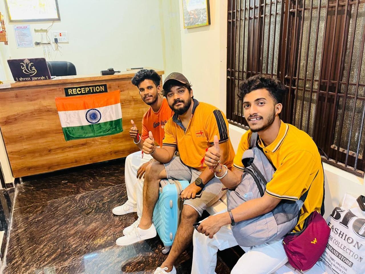 River View Paying Guest House Varanasi Bagian luar foto
