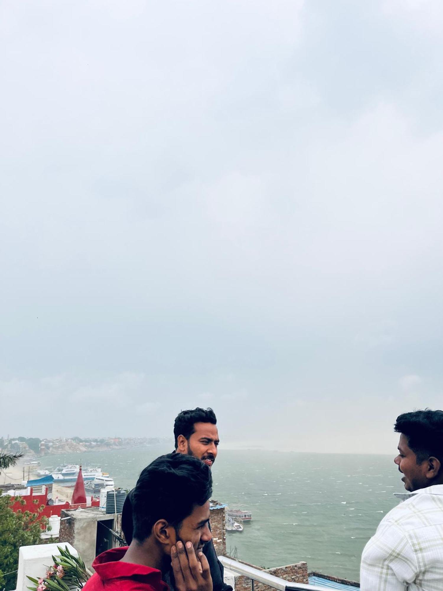 River View Paying Guest House Varanasi Bagian luar foto